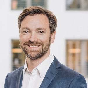 Lorenz Dolezalek - Business Transformer